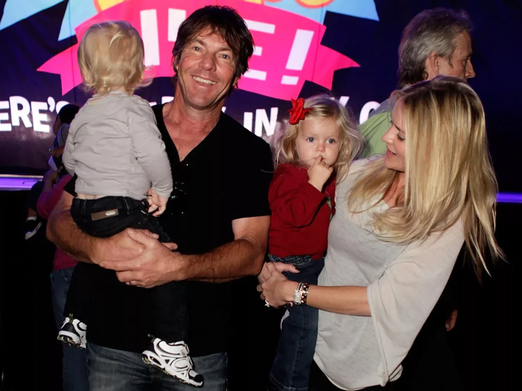 Who Is Zoe Grace Quaid? A Rare Look at Dennis Quaid’s Twin Daughter